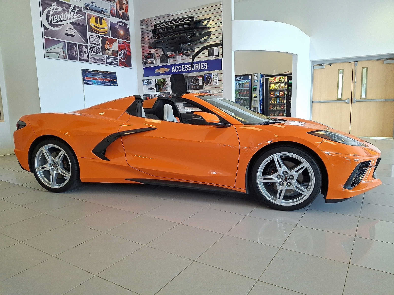 Used 2022 Chevrolet Corvette Stingray Convertible w/ 1LT RWD image 7