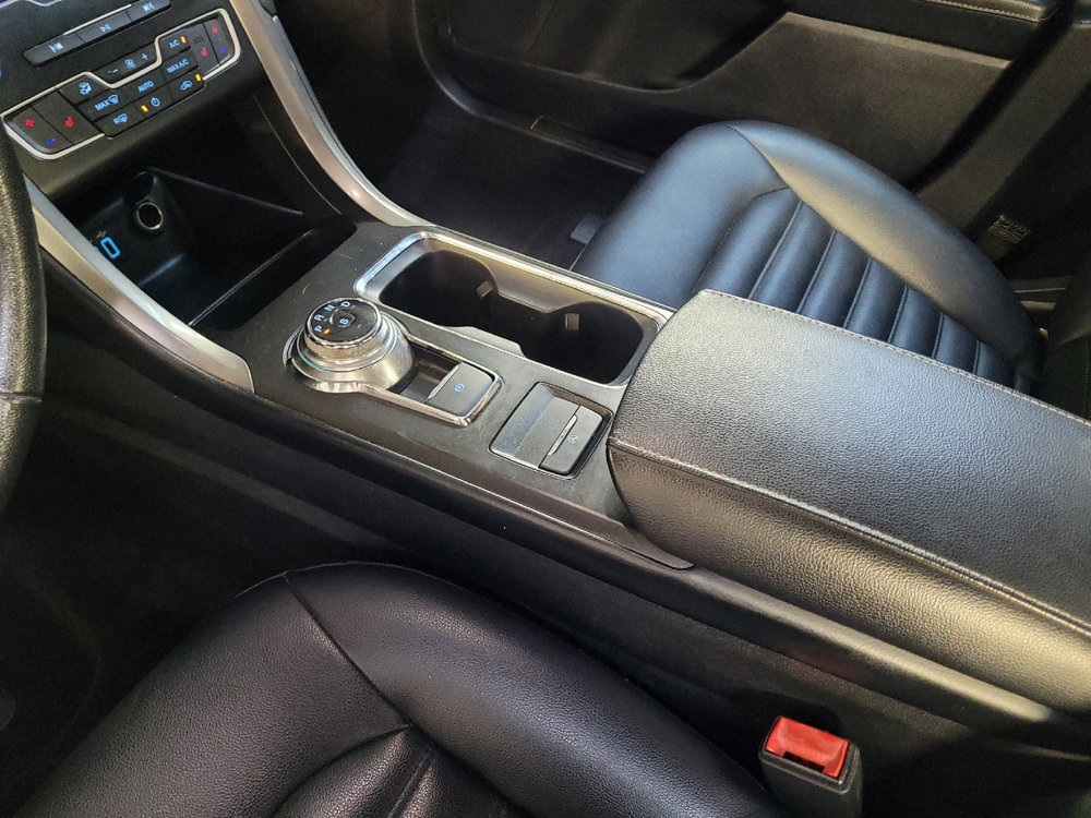 Used 2019 Ford Fusion SEL FWD image 26