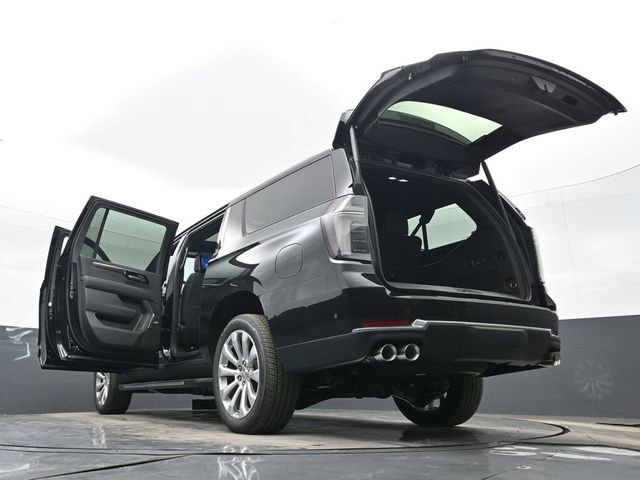 Used 2025 Chevrolet Suburban Premier AWD/4WD image 40