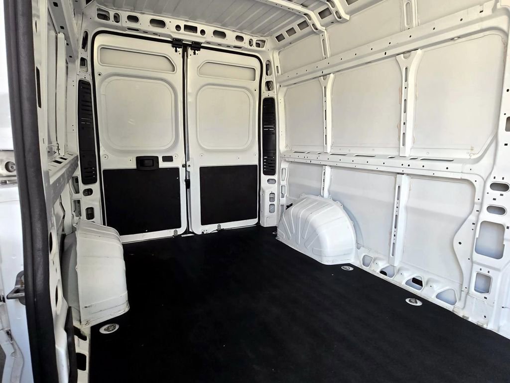 Used 2024 RAM ProMaster 2500 w/ Convenience Group image 29