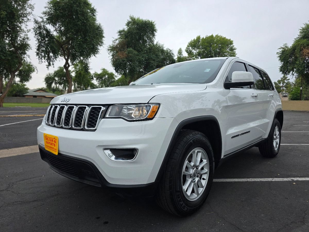 Used 2020 Jeep Grand Cherokee Laredo image 9