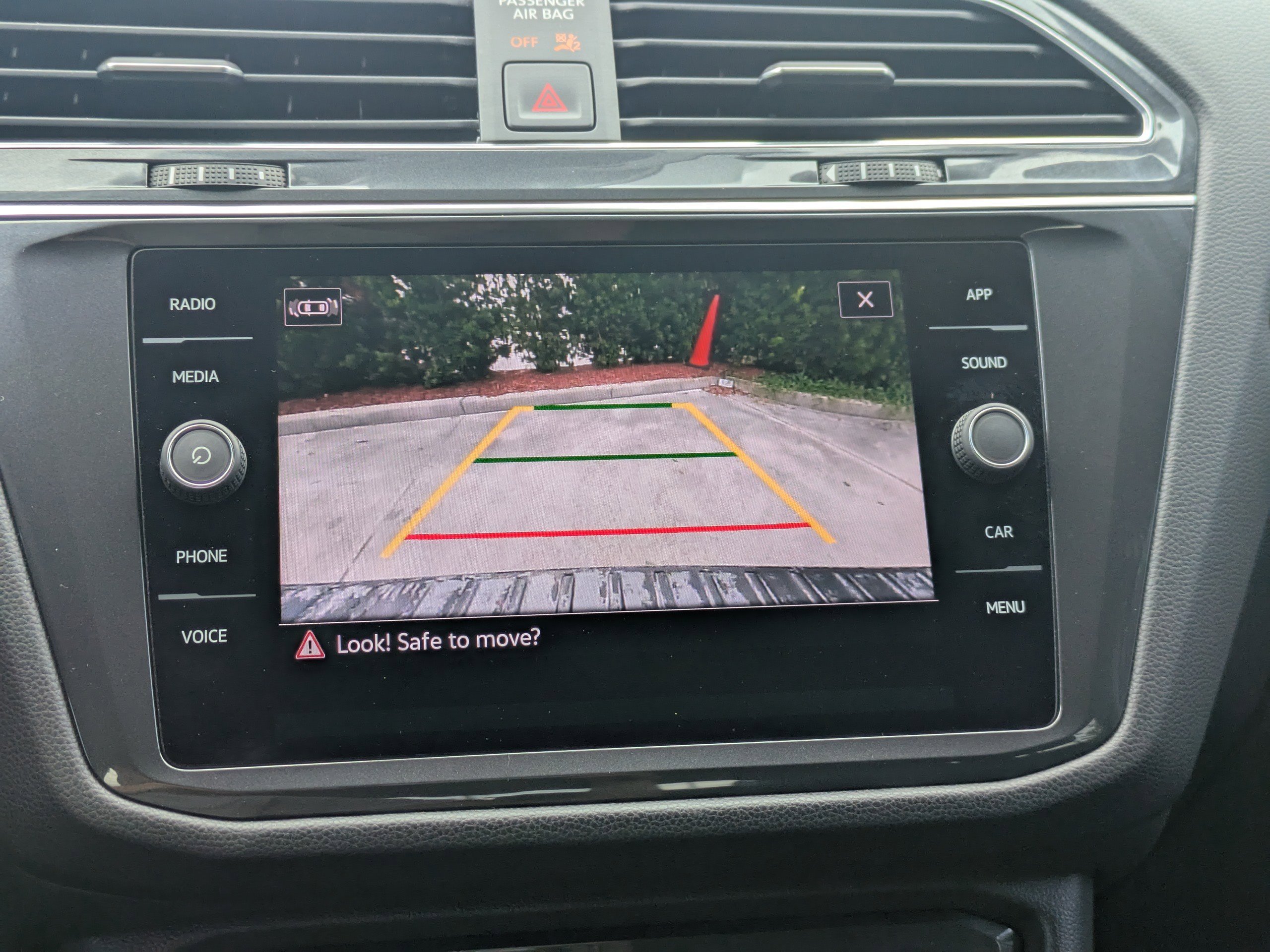 Certified 2023 Volkswagen Tiguan SE FWD image 21