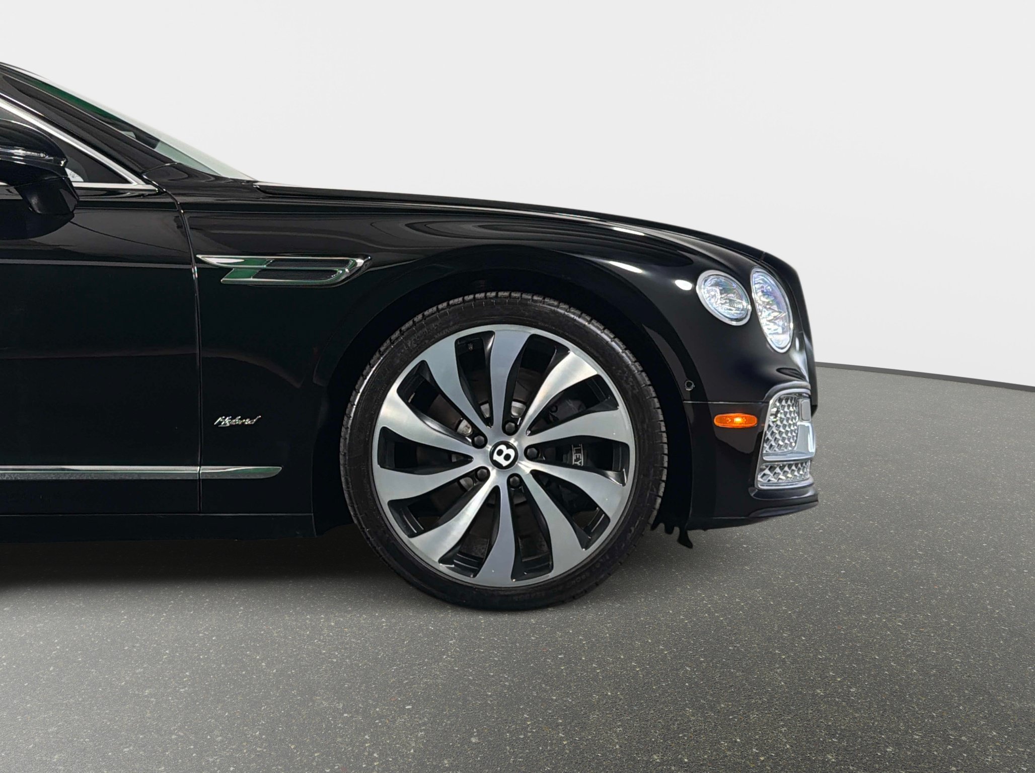 Used 2022 Bentley Flying Spur Plug-In Hybrid AWD/4WD image 3