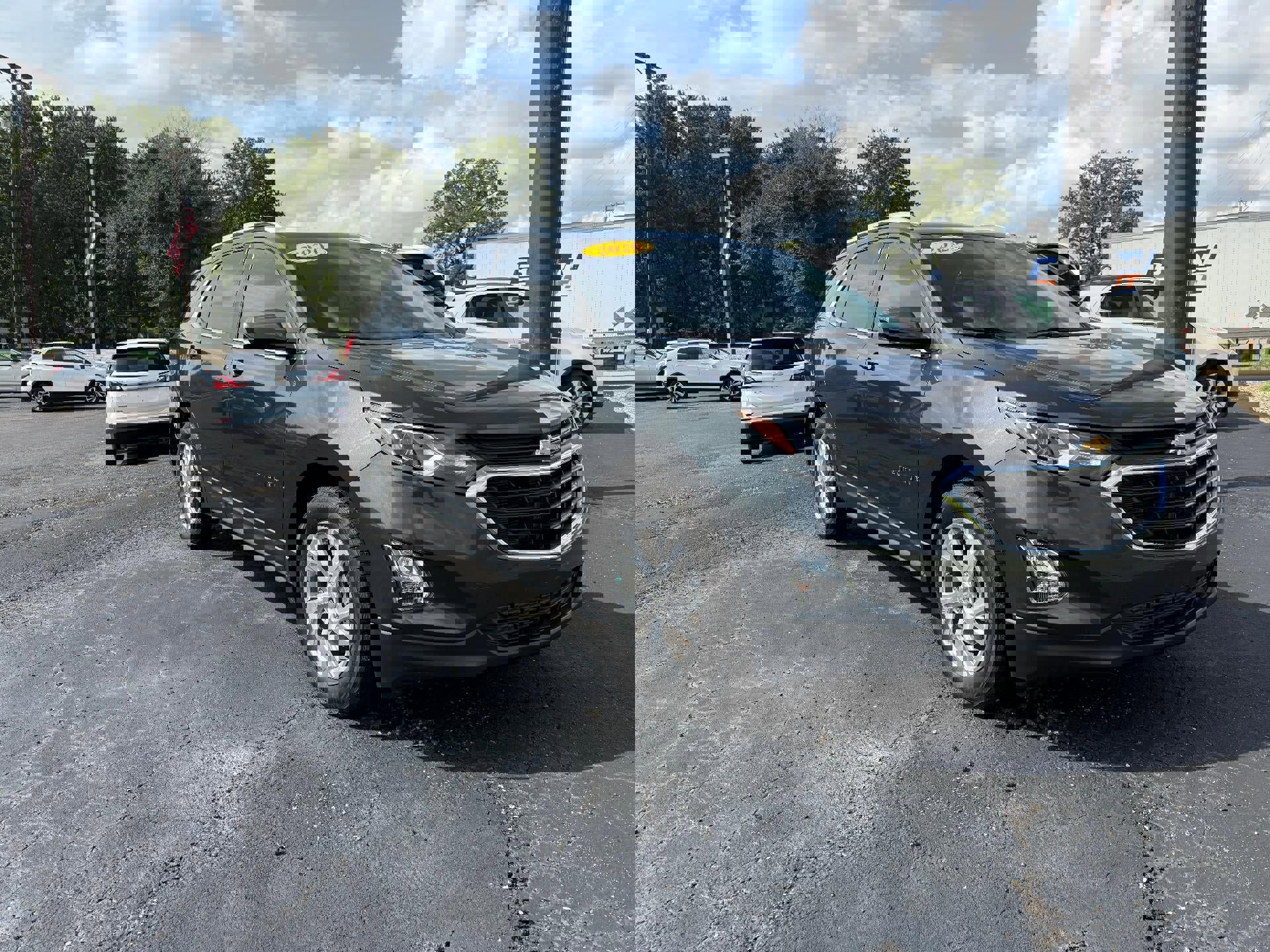 Used 2020 Chevrolet Equinox LT image 1