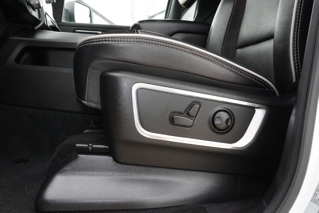 Used 2025 RAM 1500 Laramie w/ Sport Appearance Package AWD/4WD image 29