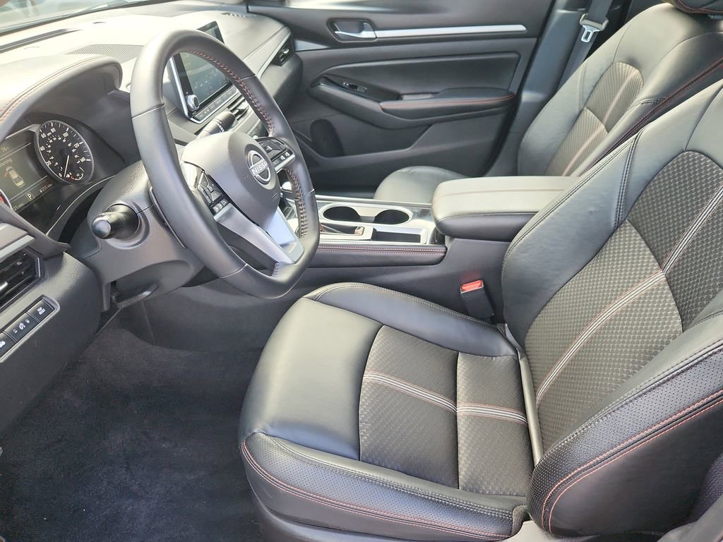 Used 2025 Nissan Altima 2.5 SR FWD image 7
