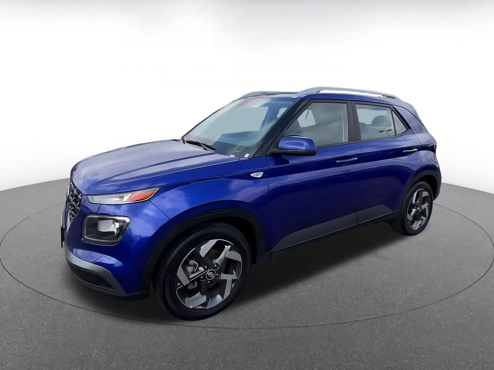 Used 2025 Hyundai Venue SEL FWD image 8