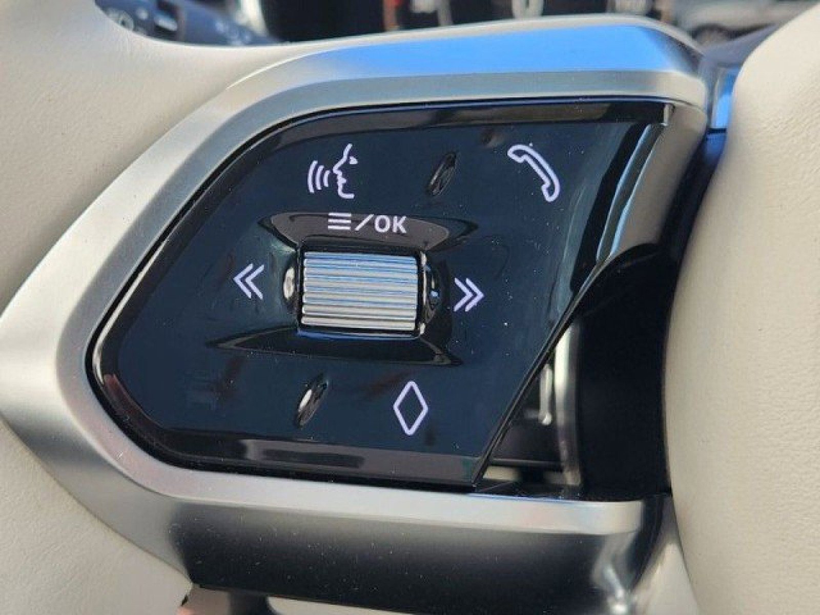 New 2024 Jaguar F-PACE R-Dynamic S image 13