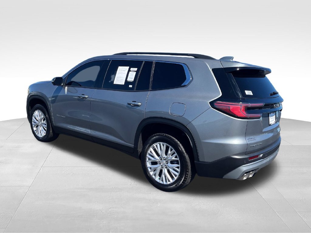Used 2026 GMC Acadia Elevation w/ Elevation Premium Package FWD image 3