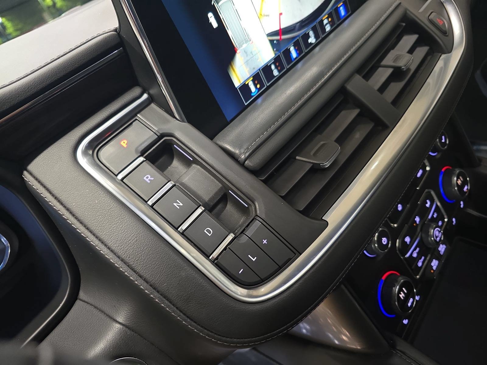 Used 2022 Chevrolet Tahoe LT w/ Luxury Package AWD/4WD image 26