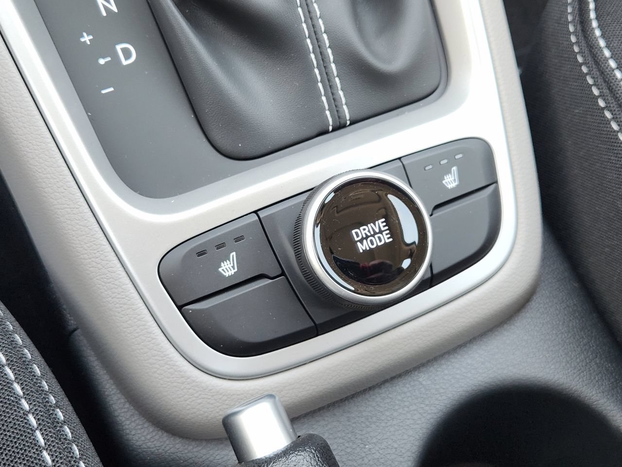 New 2026 Hyundai Venue SEL FWD image 18