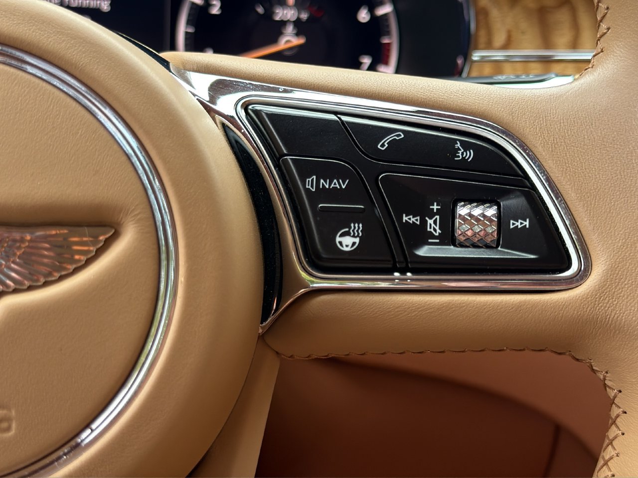 Certified 2023 Bentley Continental GT V8 AWD/4WD image 25