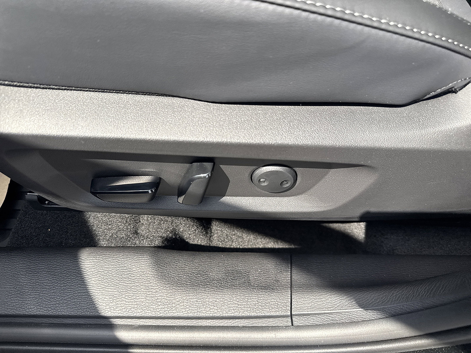 New 2025 Mitsubishi Outlander SE image 16