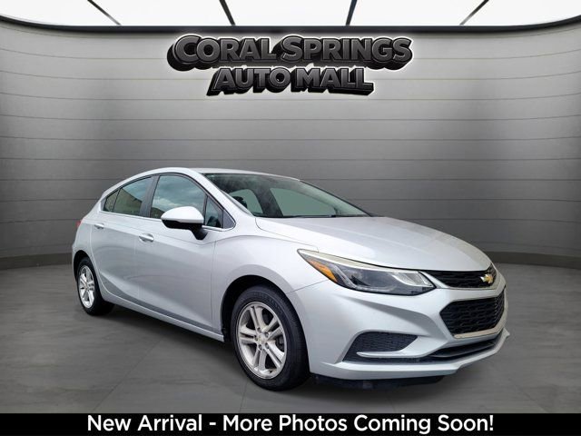 Used 2018 Chevrolet Cruze LT FWD image 1
