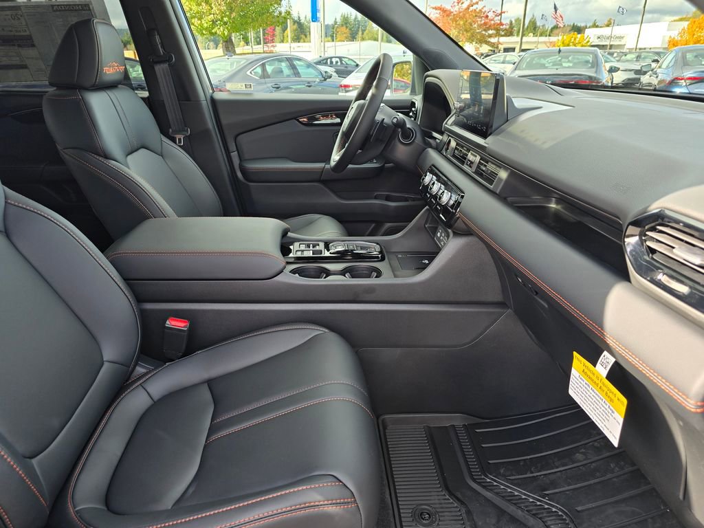 New 2025 Honda Pilot TrailSport image 5