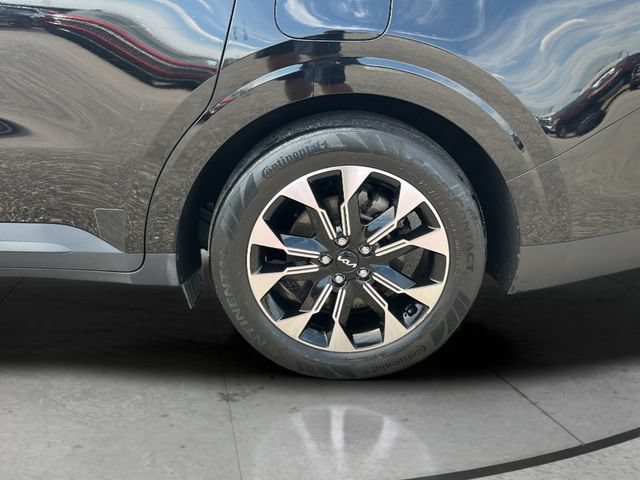 Used 2024 Kia Carnival EX FWD image 29