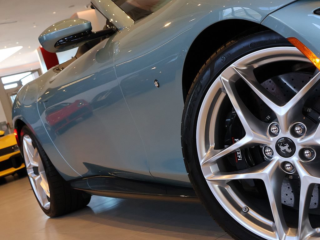 Certified 2024 Ferrari Roma Spider RWD image 11