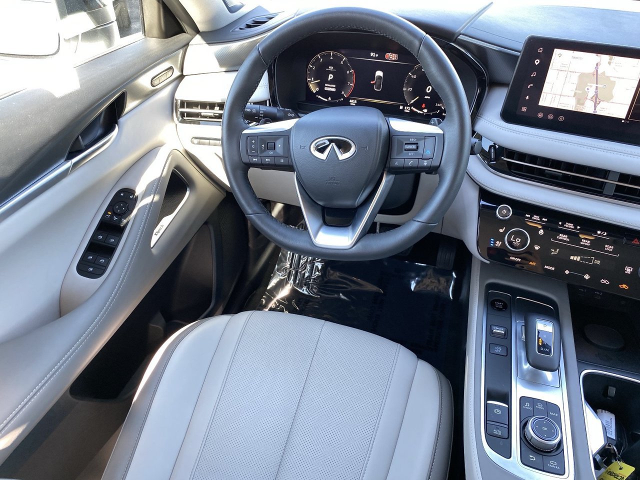 Certified 2027 INFINITI QX60 Luxe w/ Cargo Package FWD image 18