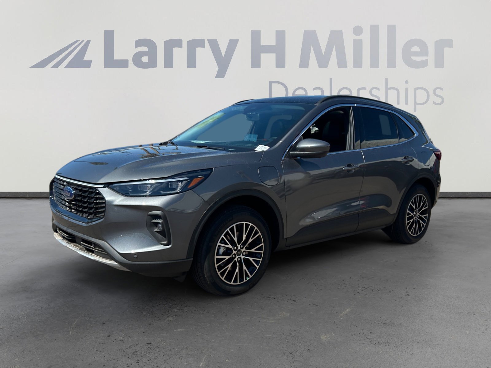 New 2025 Ford Escape SE w/ PHEV Premium Package