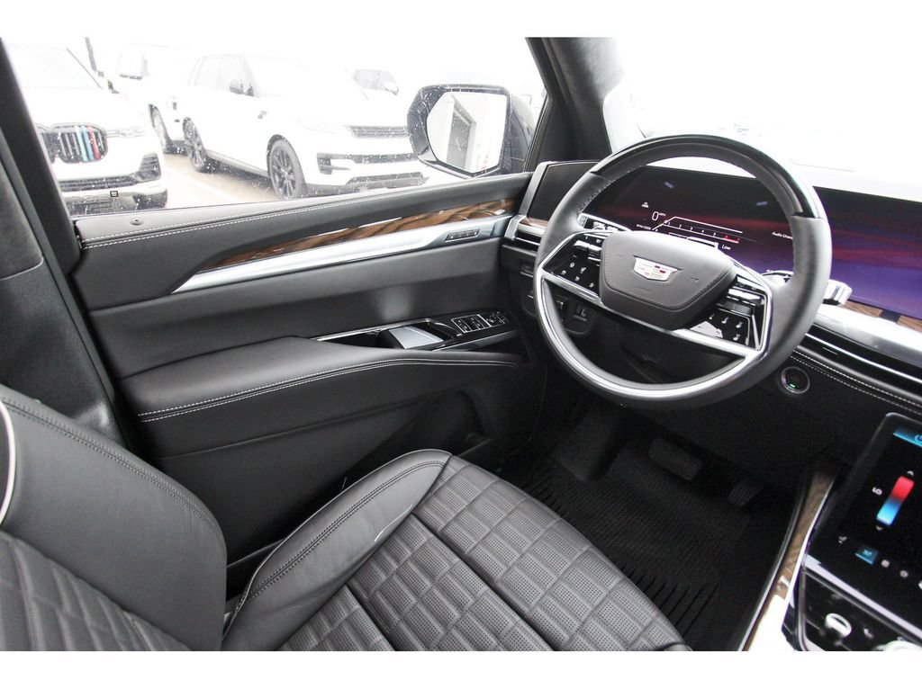 New 2026 Cadillac Escalade Platinum Sport w/ LPO, ONYX Package AWD/4WD image 8