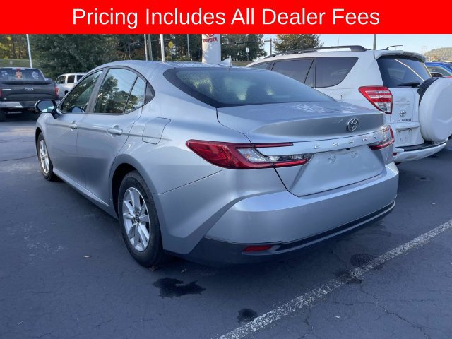 Used 2025 Toyota Camry LE FWD image 4