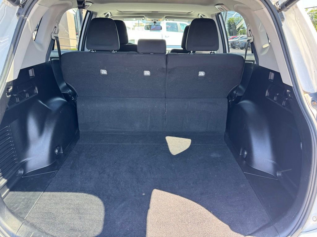 Used 2016 Toyota RAV4 XLE AWD/4WD image 11