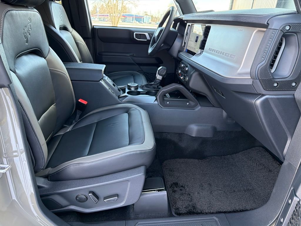 New 2026 Ford Bronco Outer Banks w/ Sasquatch Package image 18