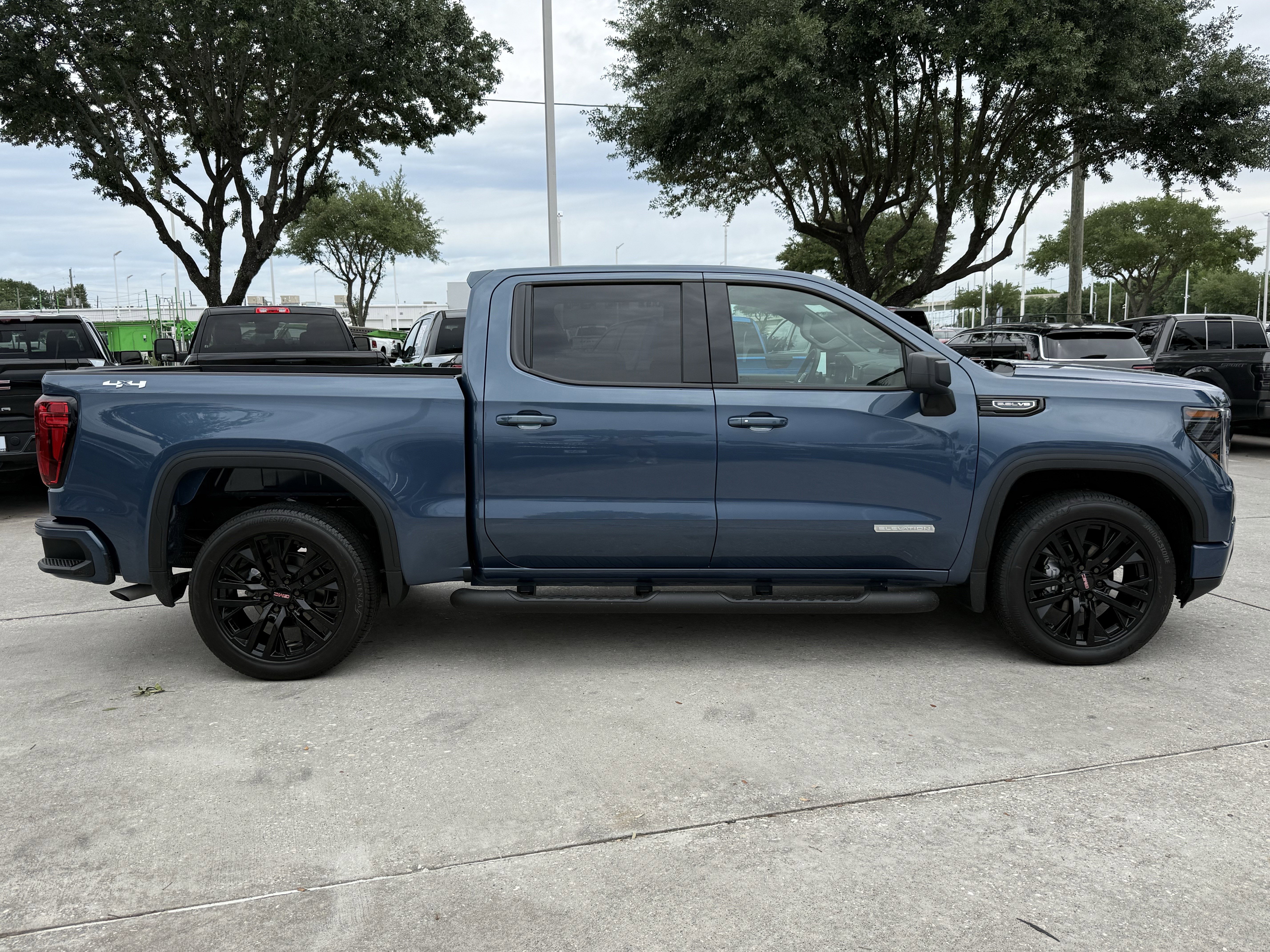 Used 2026 GMC Sierra 1500 Elevation image 3