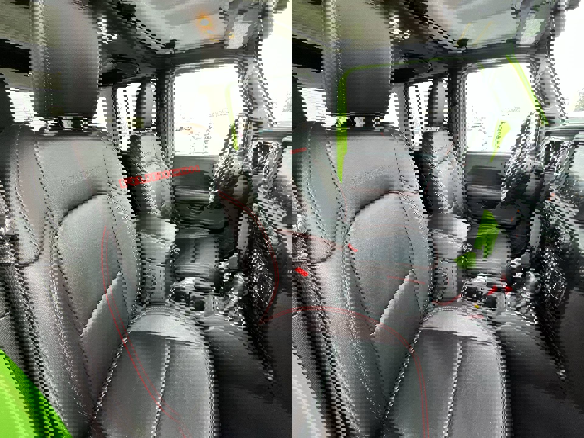 Used 2019 Jeep Wrangler Unlimited Rubicon w/ Uconnect 4C Nav & Sound Group image 29