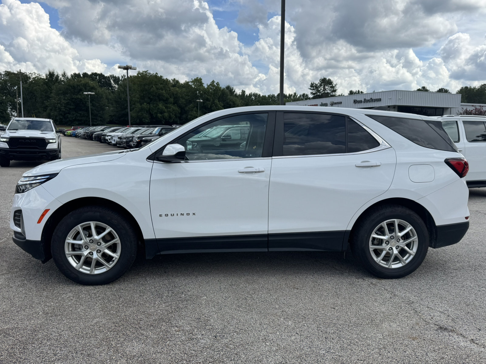 Used 2024 Chevrolet Equinox LT AWD/4WD image 5