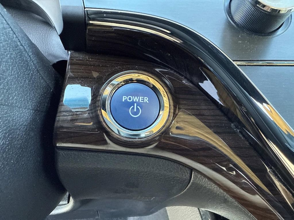 Used 2015 Toyota Avalon Limited image 26