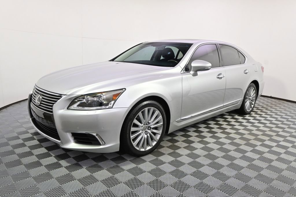 Used 2013 Lexus LS 460 AWD w/ Comfort Pkg image 2