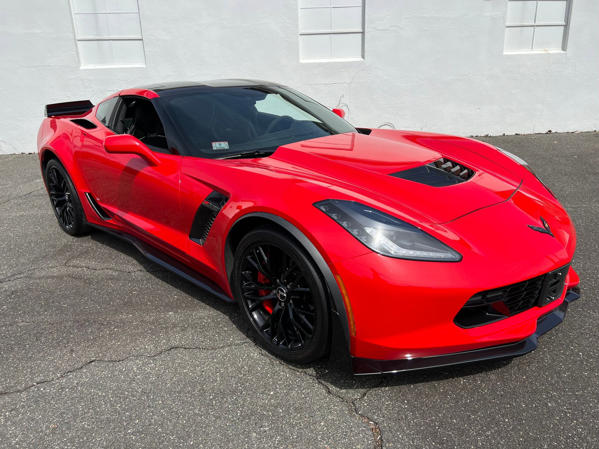 Used 2015 Chevrolet Corvette Z06 w/ 3LZ Preferred Equipment Group image 27
