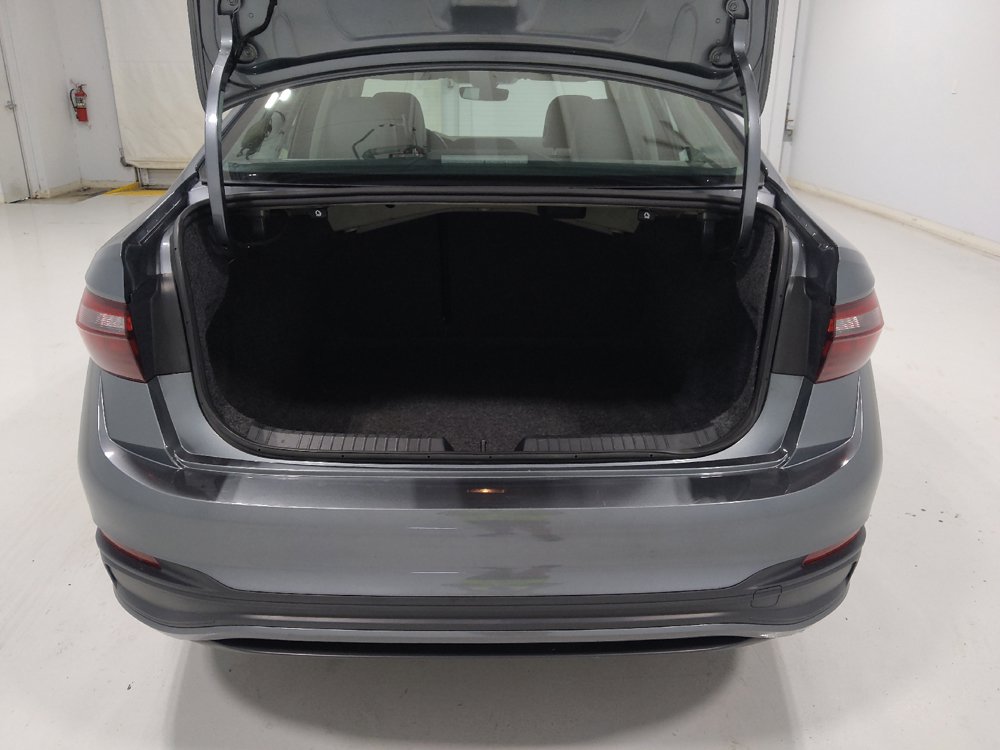 Used 2024 Volkswagen Jetta SE FWD image 29