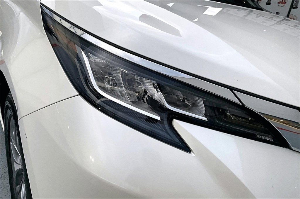Certified 2021 Toyota Sienna XLE image 29
