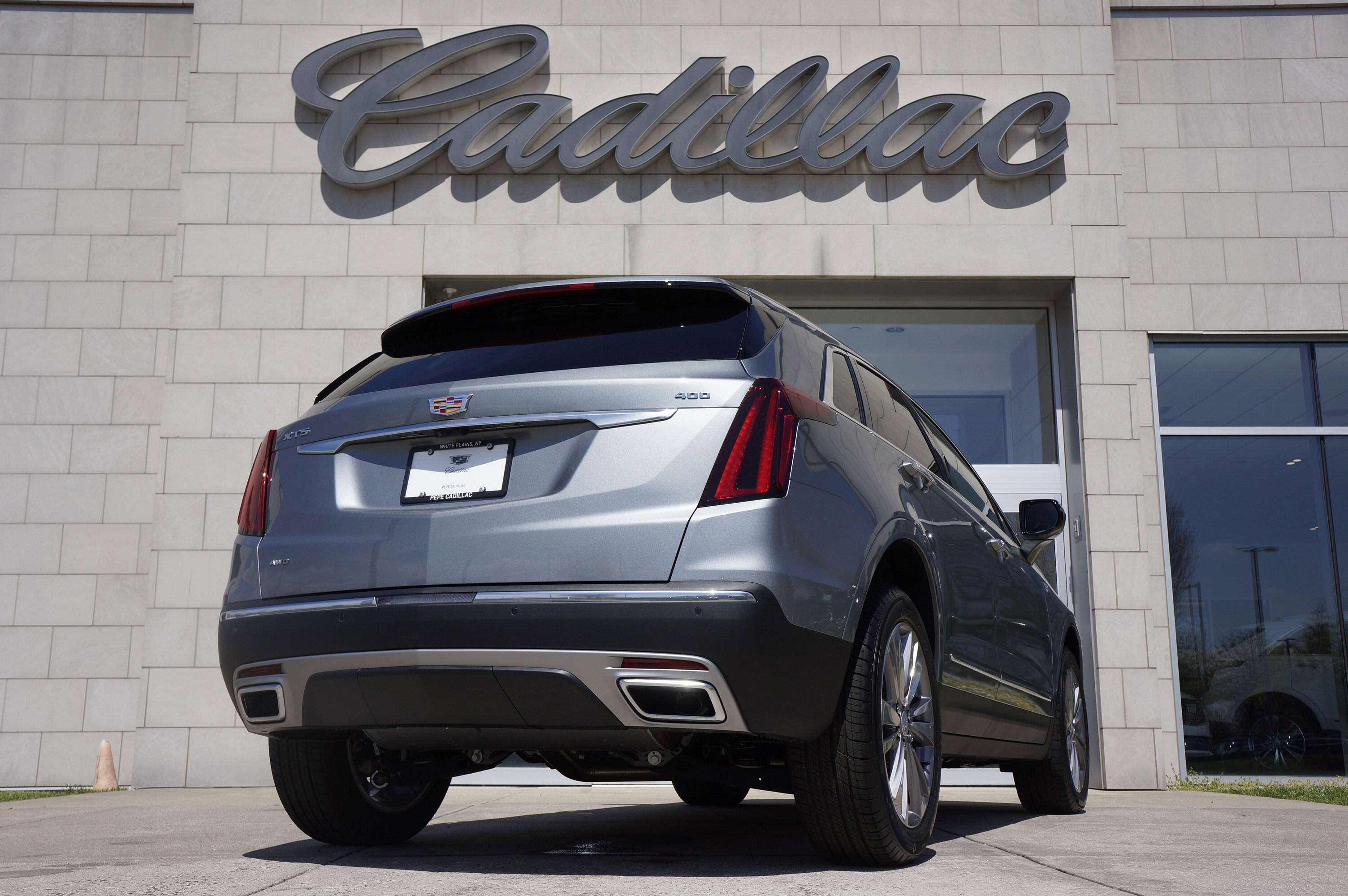 Used 2025 Cadillac XT5 Premium Luxury image 4