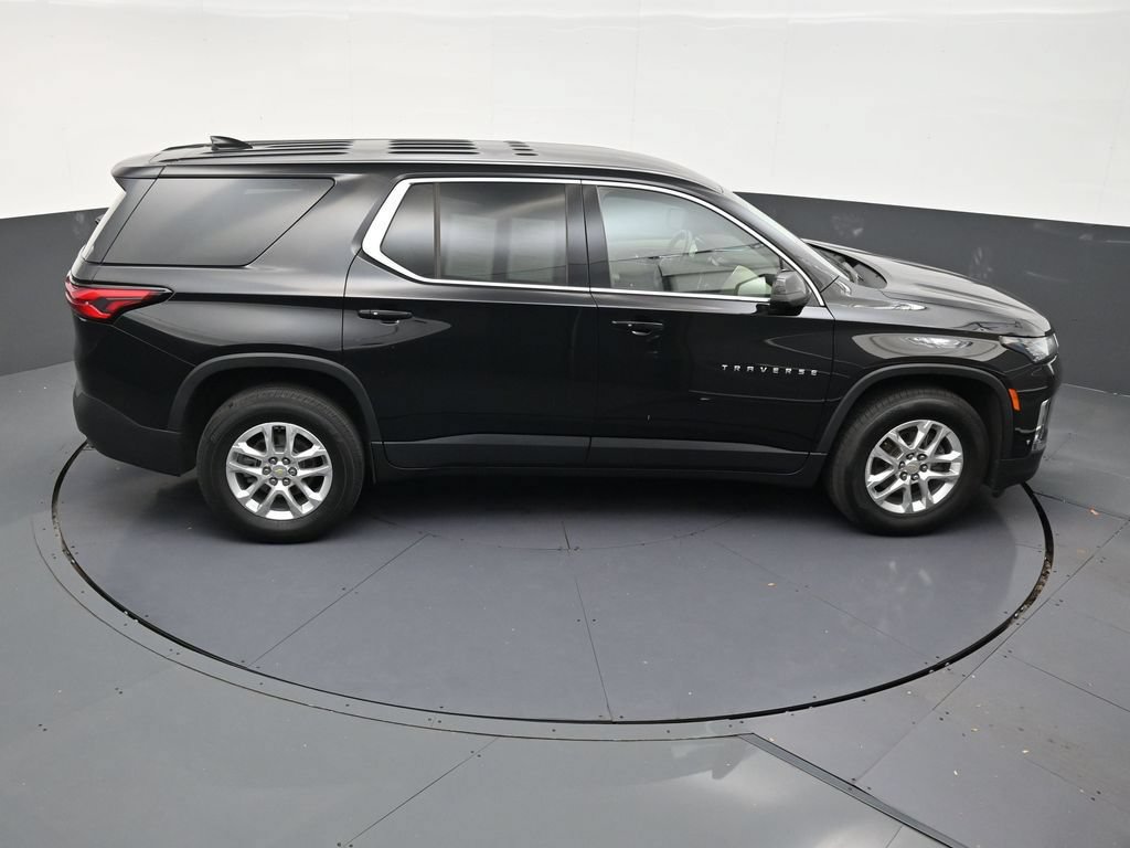 Used 2023 Chevrolet Traverse LS FWD image 18