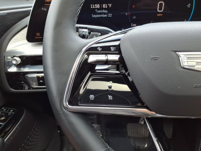 Used 2025 Cadillac Lyriq Luxury AWD/4WD image 34