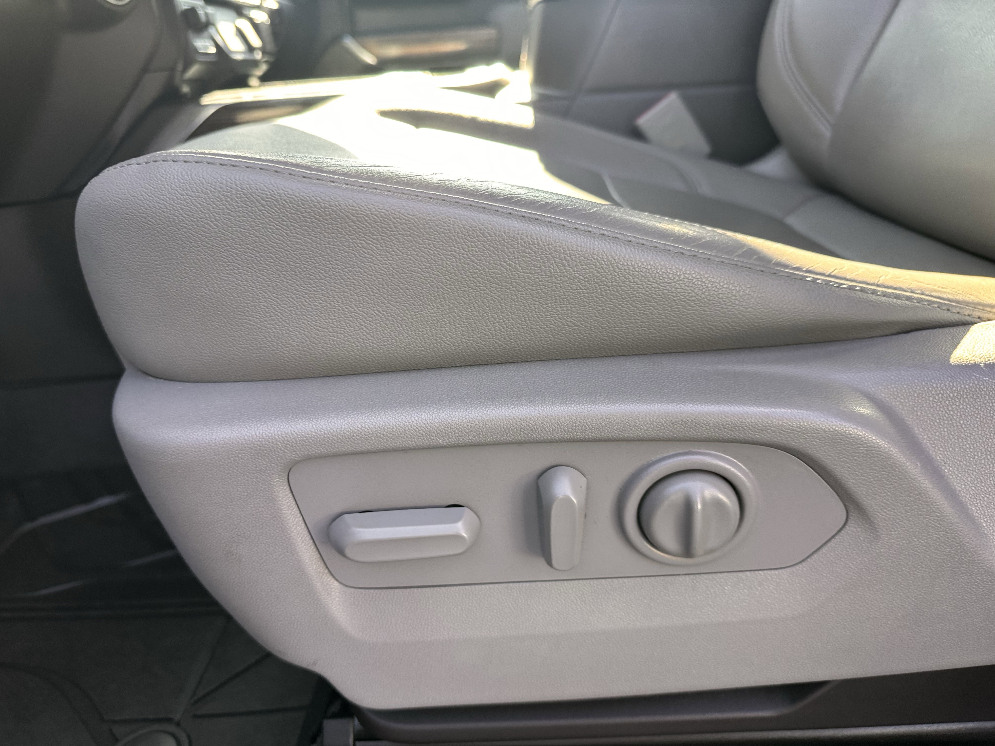 Used 2019 Chevrolet Silverado 1500 LT Trail Boss image 9