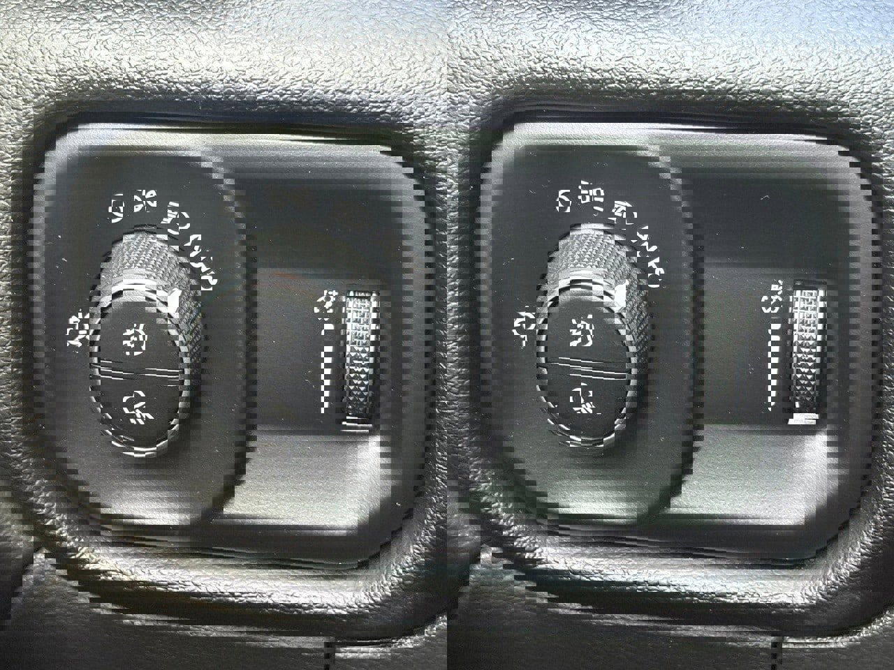 Used 2024 RAM 2500 Big Horn w/ Safety Group image 23