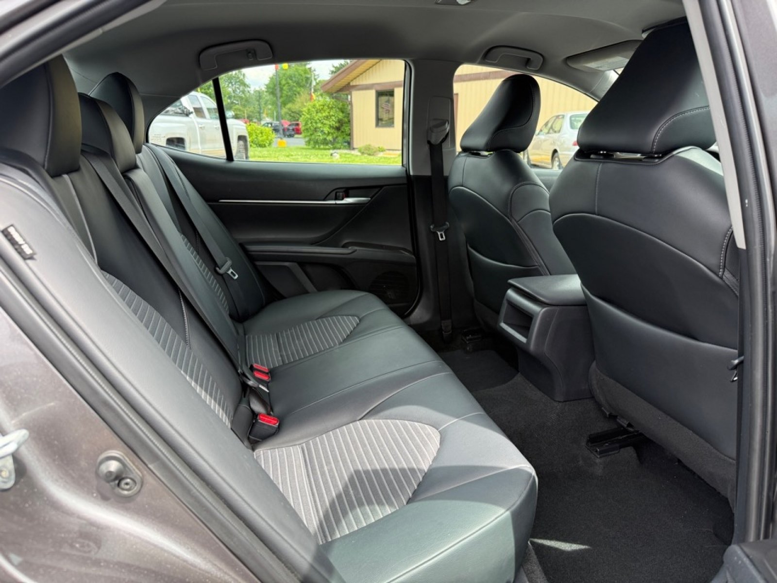 Used 2023 Toyota Camry SE FWD image 25