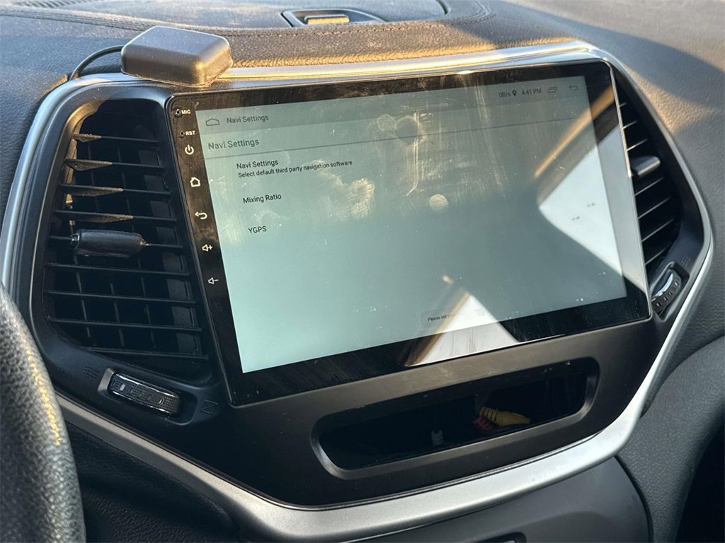 Used 2014 Jeep Cherokee Sport image 26