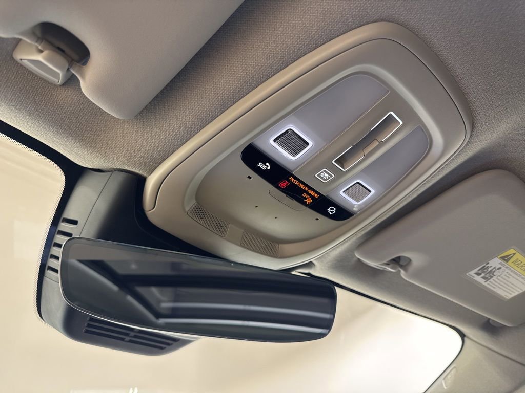 Used 2026 Volvo XC40 B5 Core w/ Climate Package image 15