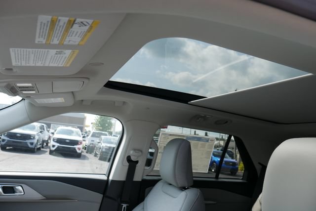 New 2026 Ford Explorer Active w/ Active Comfort Package AWD/4WD image 3