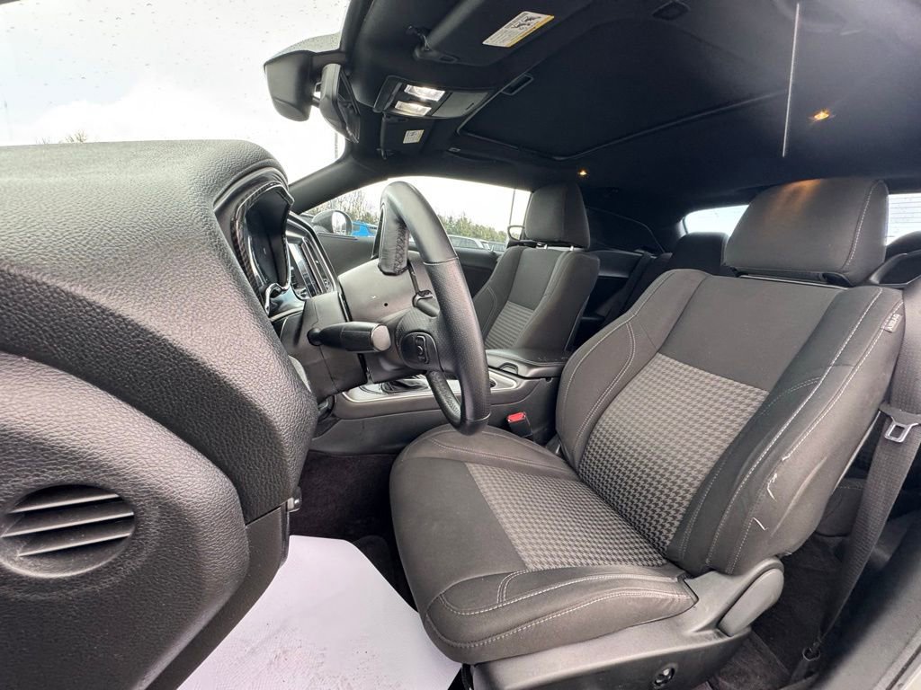 Used 2019 Dodge Challenger SXT w/ Driver Convenience Group image 12