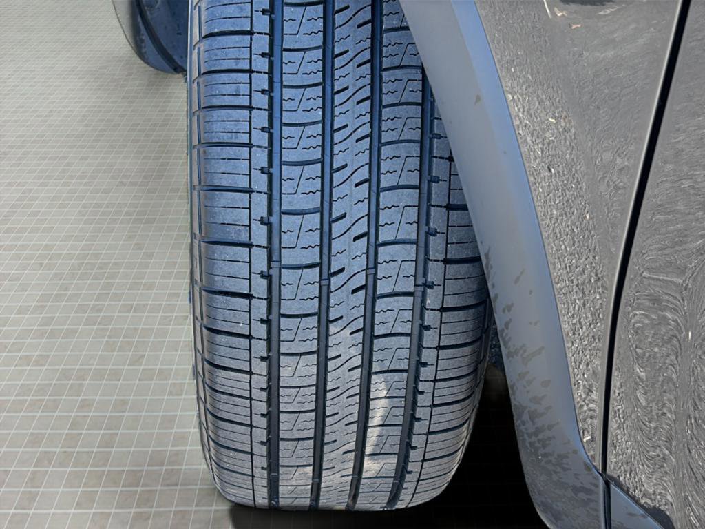 Used 2024 Kia Telluride EX w/ EX Captain's Chair Package image 11