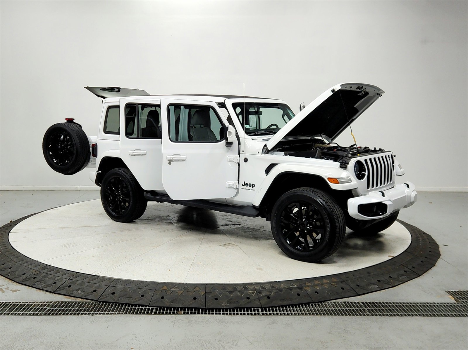 Used 2023 Jeep Wrangler Altitude image 9
