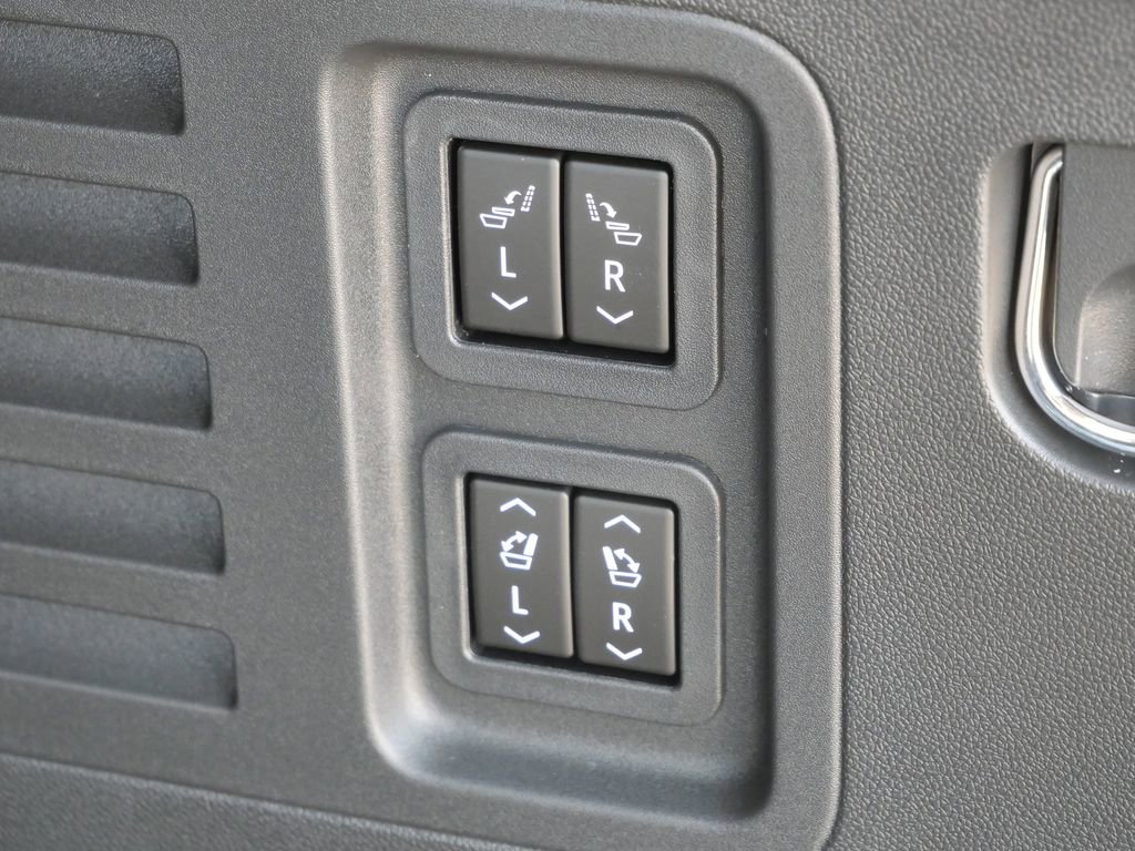 New 2026 GMC Acadia Denali w/ Super Cruise Package image 33