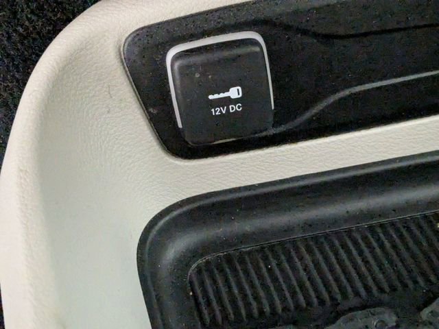 Used 2024 Chrysler Voyager LX image 22