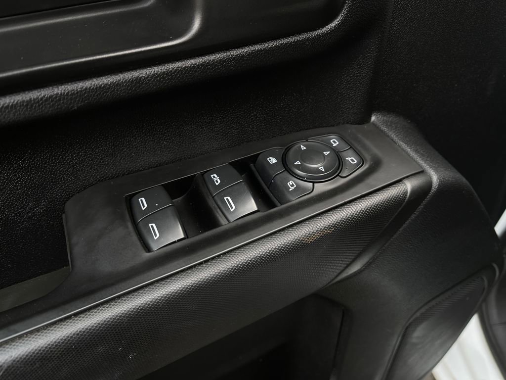 Used 2021 Chevrolet Silverado 2500 Custom w/ Custom Value Package image 12